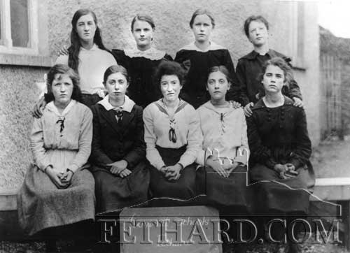 Fethard Presentation Convent School group of nine girls ?